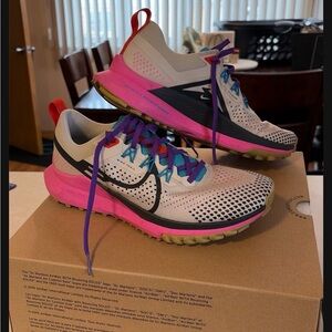 Nike Women's Pink and Purple Athletic Shoes